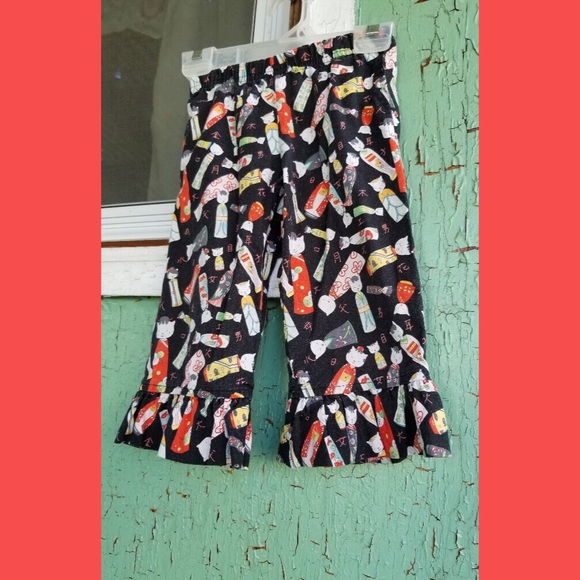😻Children’s Fun Asian Kitty Cat theme Ruffle Pants - Picture 4 of 8
